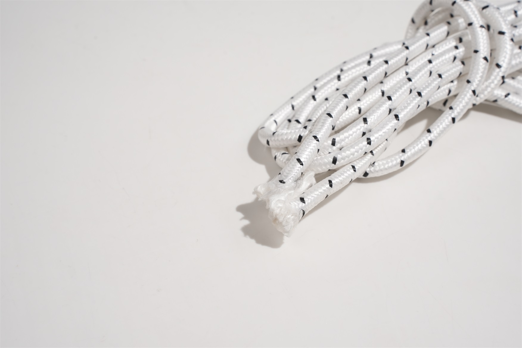 Does Nylon Rope Float in Water? Key Insights for Marine and Outdoor Use